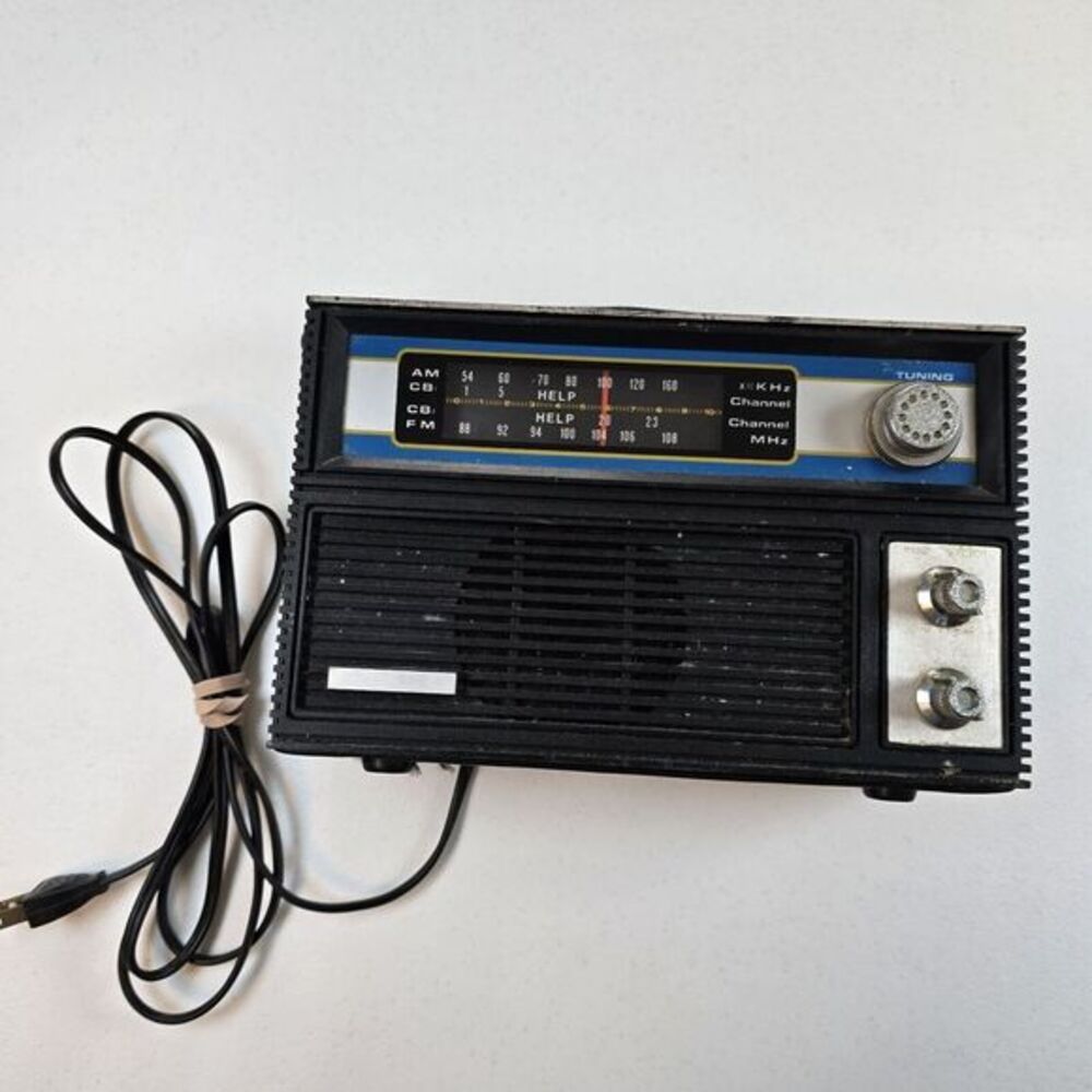 Windsor Brand FM AM CB Portable Radio‎ Model 2149 Black Leather Case